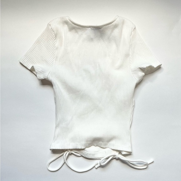 Princess Polly Carmend top white ribbed v neck with ruched tie fastening size 0 - Picture 4 of 5